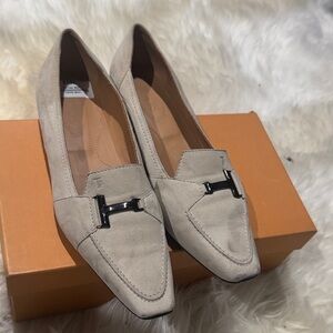 Tod's Beige Loafers with Metal Accent
